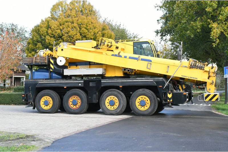 Terex-Demag AC60 CITY CLASS! Double cab!!8X8!! - Terepjáró autódaru: 3 kép. Terex-Demag AC60 CITY CLASS! Double cab!!8X8!! - Terepjáró autódaru: 3 kép.