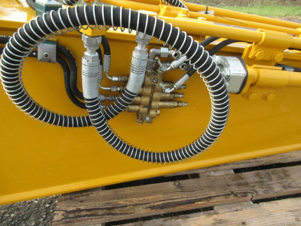 Caterpillar 3905604 - 3905603 - Adapterek - Építőipari gépek: 3 kép. Caterpillar 3905604 - 3905603 - Adapterek - Építőipari gépek: 3 kép.