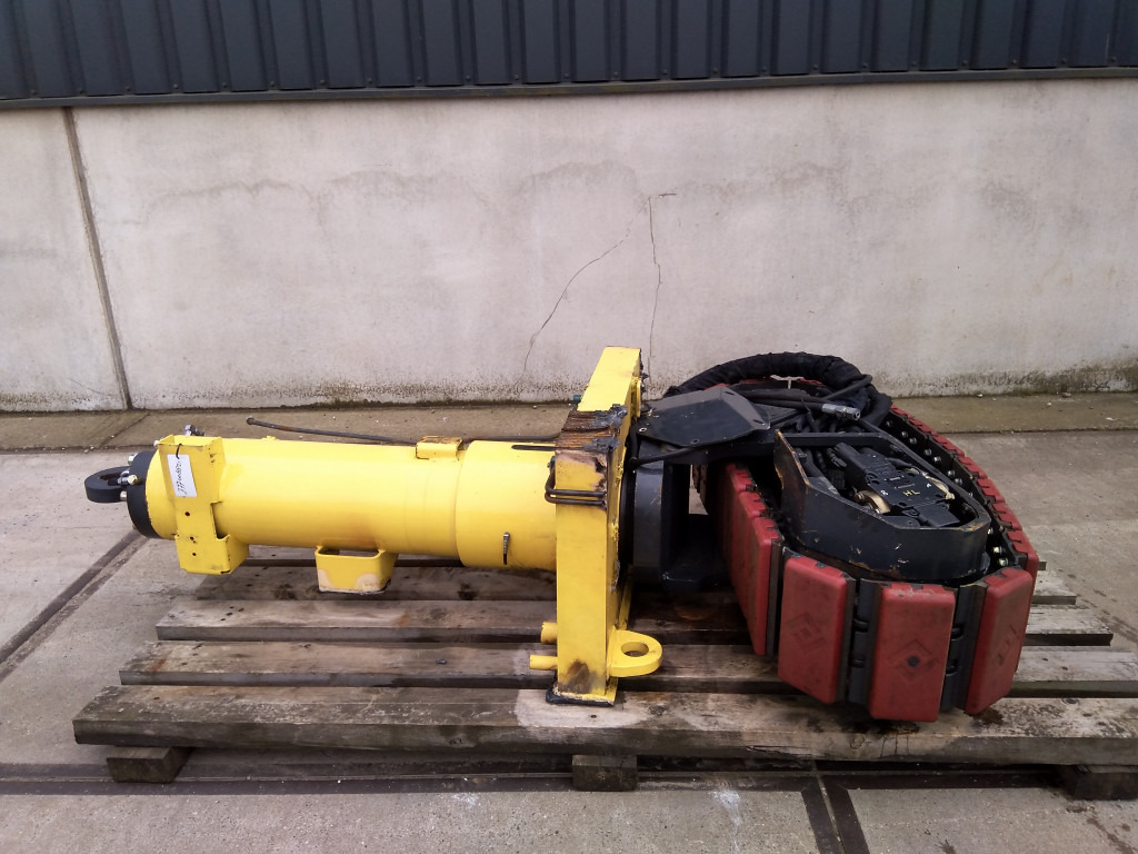 Bomag BM1000-35 - - Járószerkezet alkatrészek - Építőipari gépek: 1 kép. Bomag BM1000-35 - - Járószerkezet alkatrészek - Építőipari gépek: 1 kép.