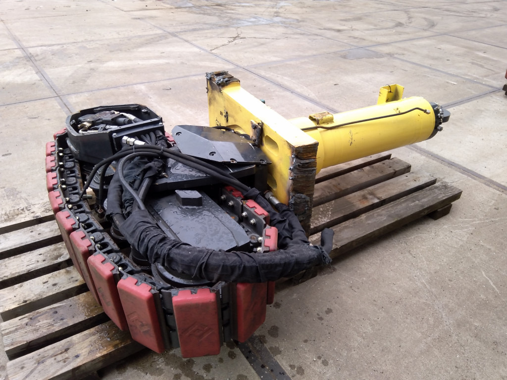Bomag BM1000-35 - - Járószerkezet alkatrészek - Építőipari gépek: 3 kép. Bomag BM1000-35 - - Járószerkezet alkatrészek - Építőipari gépek: 3 kép.