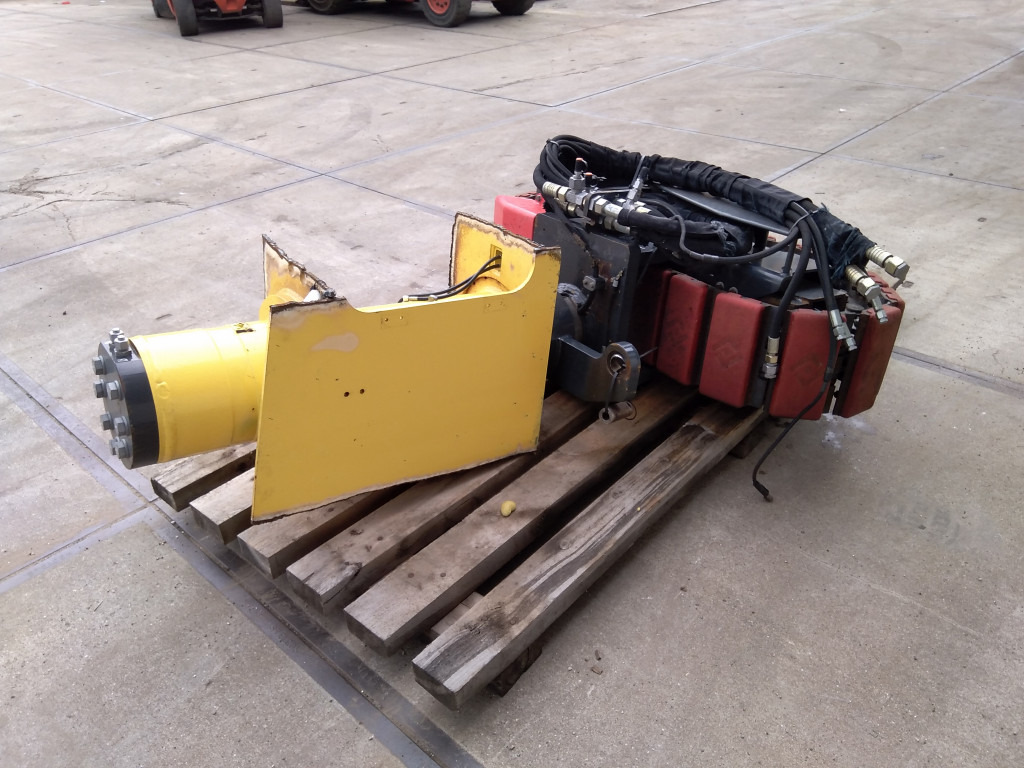 Bomag BM1000-35 - - Járószerkezet alkatrészek - Építőipari gépek: 3 kép. Bomag BM1000-35 - - Járószerkezet alkatrészek - Építőipari gépek: 3 kép.