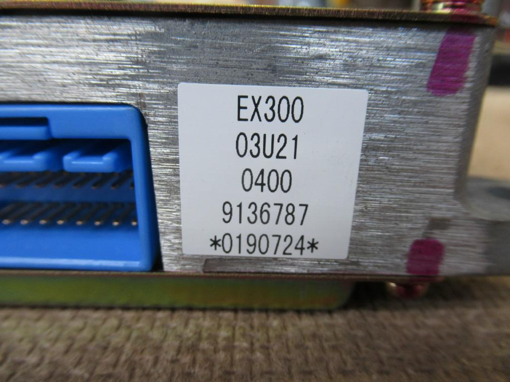 CNH 76615230 - - ECU - Építőipari gépek: 4 kép. CNH 76615230 - - ECU - Építőipari gépek: 4 kép.