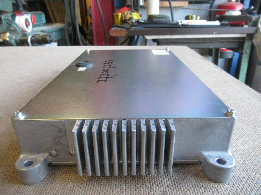 CNH YN22E00015F3 - ECU - Építőipari gépek: 2 kép. CNH YN22E00015F3 - ECU - Építőipari gépek: 2 kép.