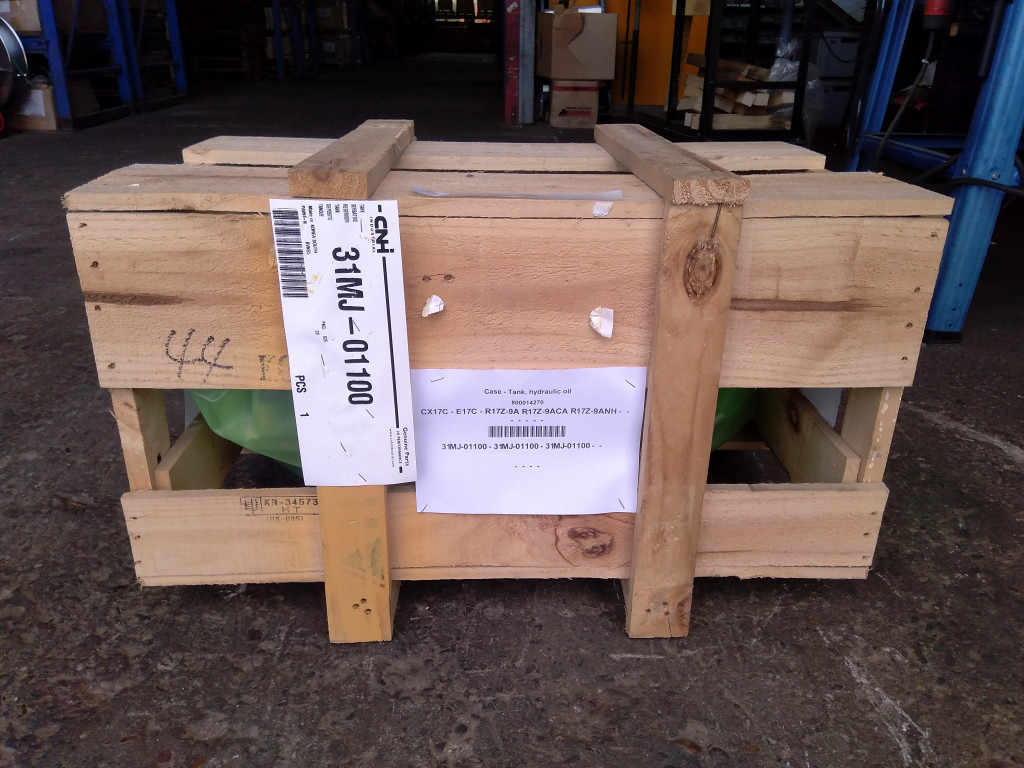 Case 31MJ-01100 - Hidraulikus tartály - Építőipari gépek: 2 kép. Case 31MJ-01100 - Hidraulikus tartály - Építőipari gépek: 2 kép.