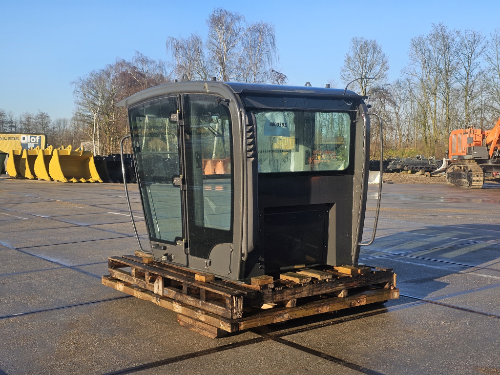 Case 48003933 - Fülke - Építőipari gépek: 5 kép. Case 48003933 - Fülke - Építőipari gépek: 5 kép.