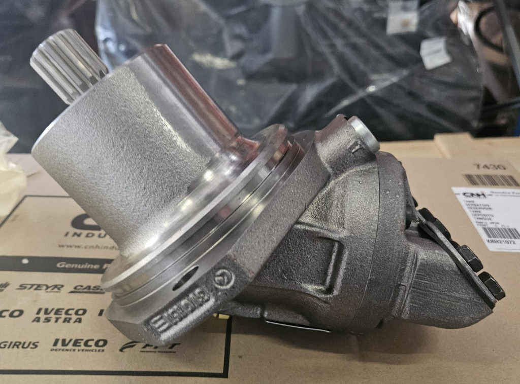 Case 48072675 - Hidraulikus motor - Építőipari gépek: 2 kép. Case 48072675 - Hidraulikus motor - Építőipari gépek: 2 kép.