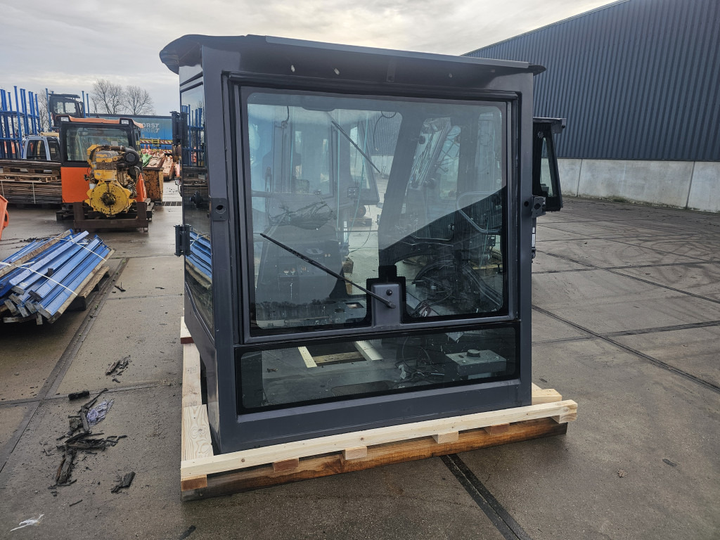 Case 48158665 - Fülke - Építőipari gépek: 2 kép. Case 48158665 - Fülke - Építőipari gépek: 2 kép.