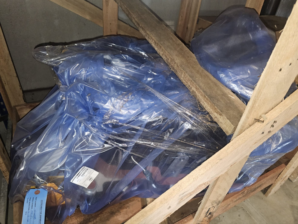 Case 75253456 - Sebességváltó - Építőipari gépek: 3 kép. Case 75253456 - Sebességváltó - Építőipari gépek: 3 kép.