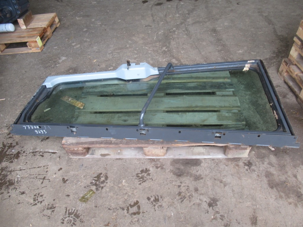 Case 75313426 - Ajtó és alkatrészek - Építőipari gépek: 1 kép. Case 75313426 - Ajtó és alkatrészek - Építőipari gépek: 1 kép.