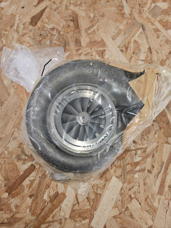 Case 84593946R - 84593946 - Turbó - Építőipari gépek: 1 kép. Case 84593946R - 84593946 - Turbó - Építőipari gépek: 1 kép.