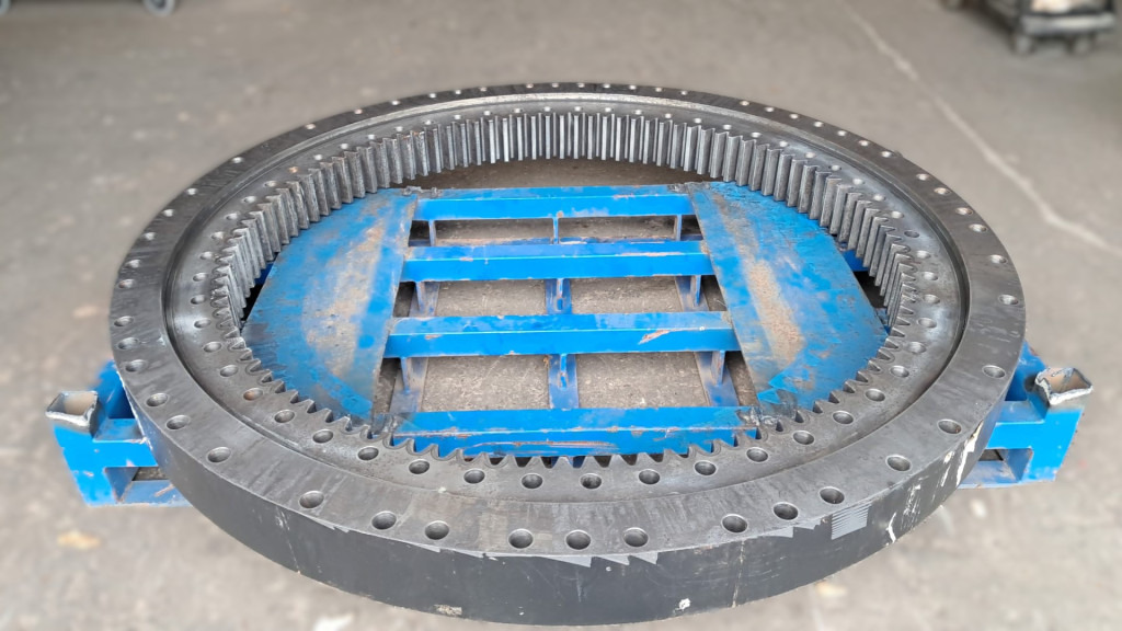 Case KUB11360 - Elforduló gyűrű - Építőipari gépek: 1 kép. Case KUB11360 - Elforduló gyűrű - Építőipari gépek: 1 kép.