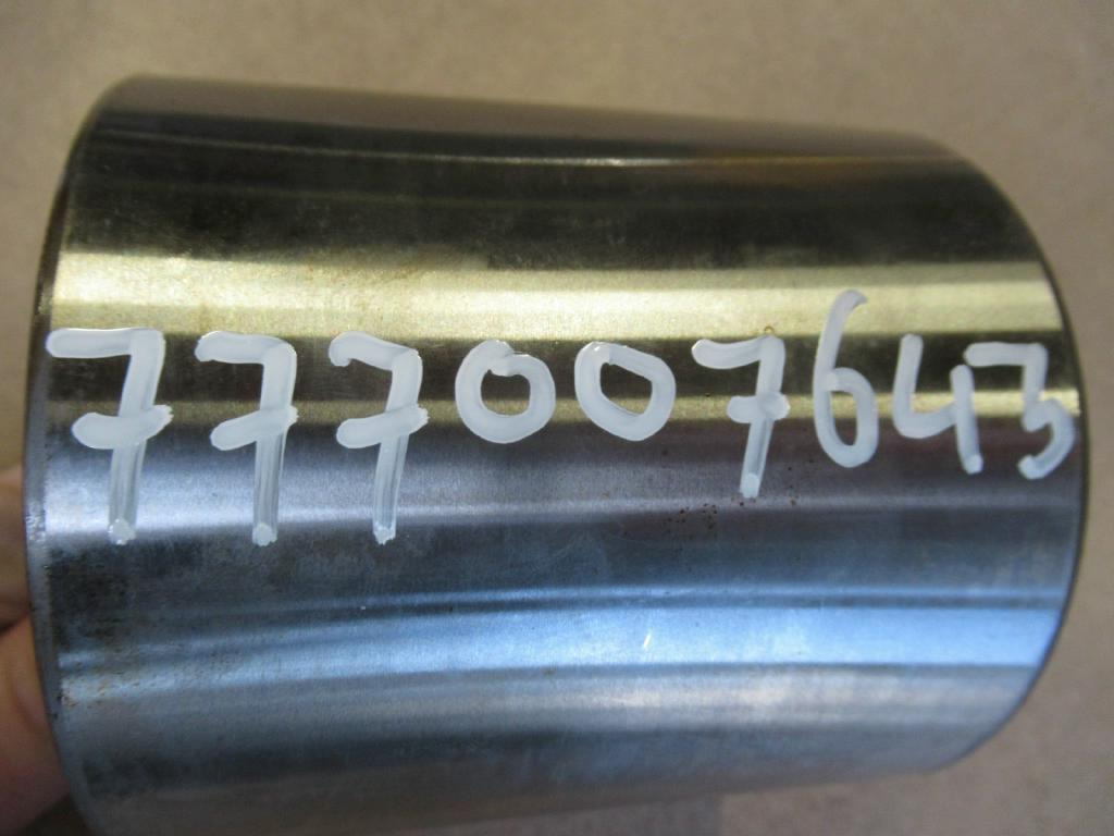 Case V5928706 - Dugattyú/ Gyűrű/ Persely - Építőipari gépek: 3 kép. Case V5928706 - Dugattyú/ Gyűrű/ Persely - Építőipari gépek: 3 kép.