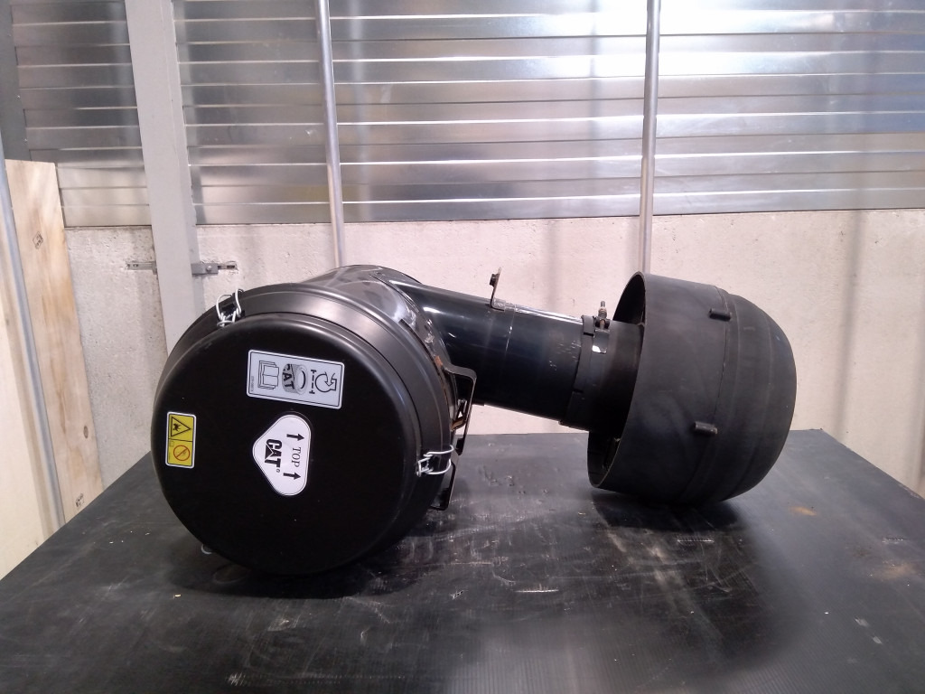 Caterpillar 324E - - Levegőszűrő - Építőipari gépek: 3 kép. Caterpillar 324E - - Levegőszűrő - Építőipari gépek: 3 kép.