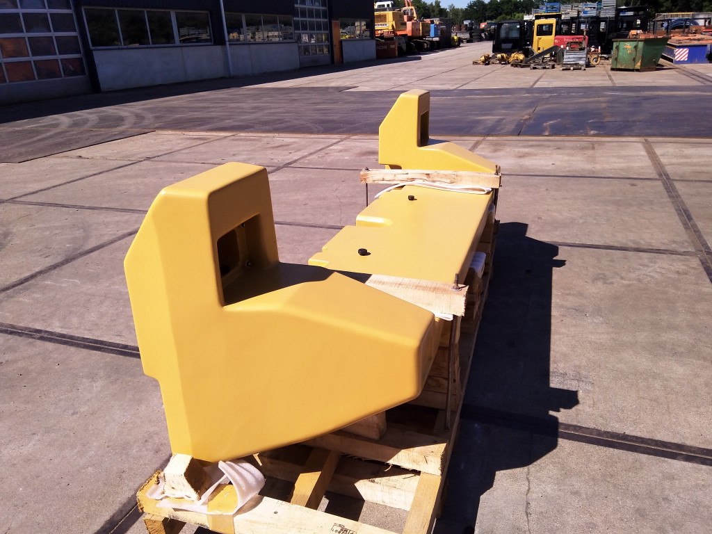 Caterpillar 3672334 - Ellensúly - Építőipari gépek: 2 kép. Caterpillar 3672334 - Ellensúly - Építőipari gépek: 2 kép.