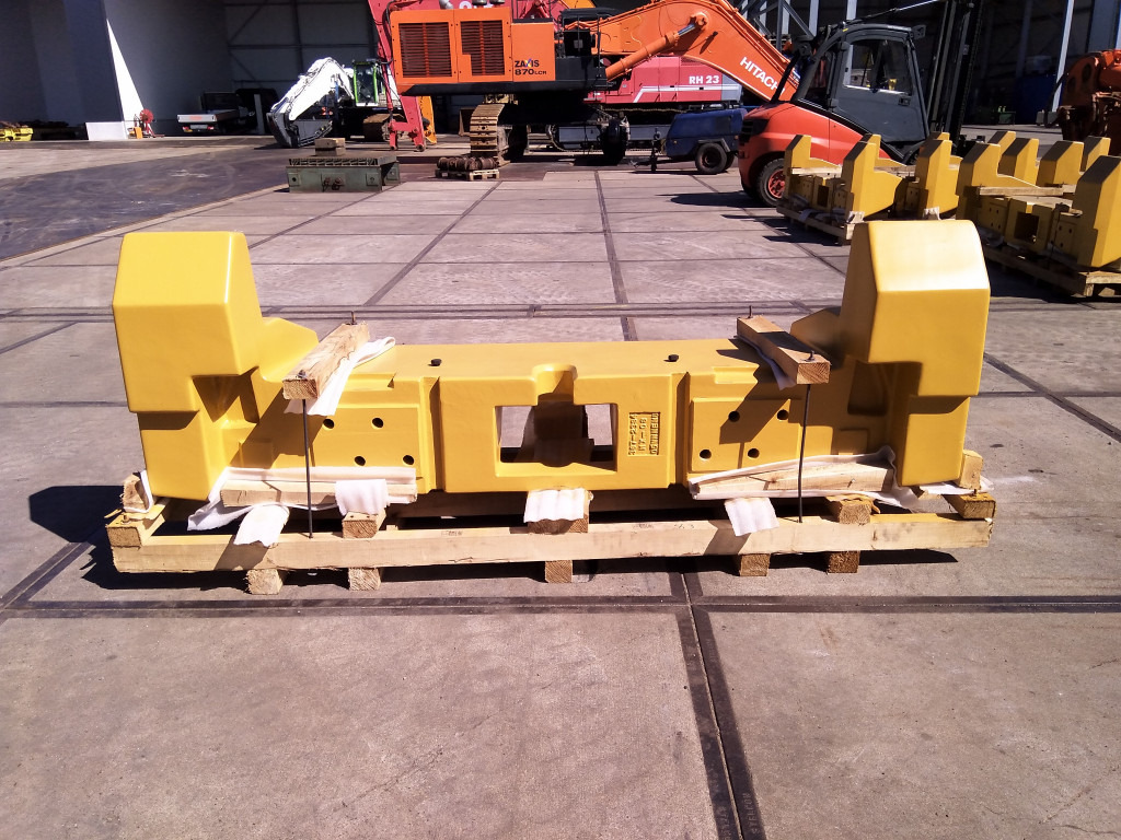 Caterpillar 3672334 - Ellensúly - Építőipari gépek: 4 kép. Caterpillar 3672334 - Ellensúly - Építőipari gépek: 4 kép.