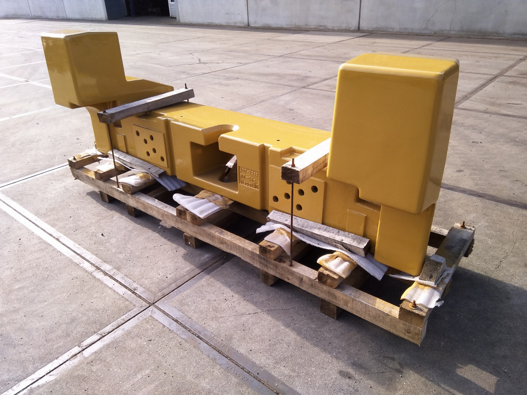 Caterpillar 3672336 - Ellensúly - Építőipari gépek: 5 kép. Caterpillar 3672336 - Ellensúly - Építőipari gépek: 5 kép.