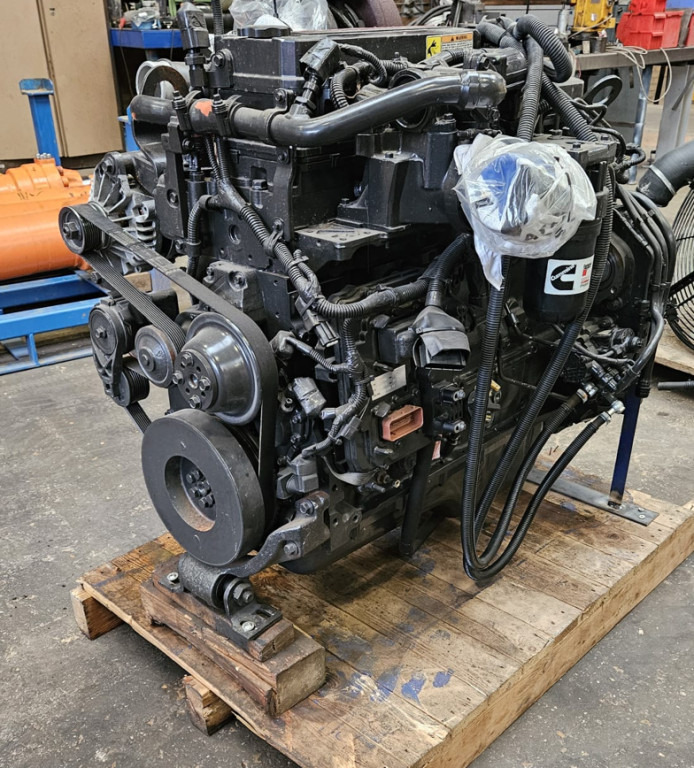 Motor - Építőipari gépek Cummins QSB6.7 - QSB6.7-4C: 10 kép. Motor - Építőipari gépek Cummins QSB6.7 - QSB6.7-4C: 10 kép.