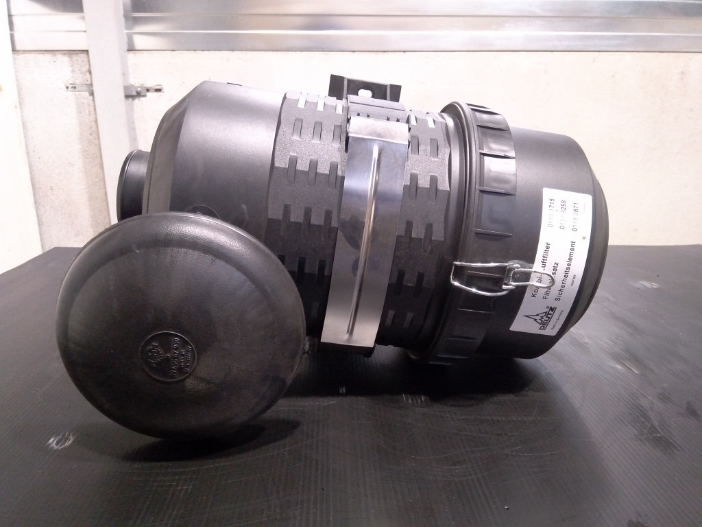 Deutz 01181715 - - Levegőszűrő - Építőipari gépek: 4 kép. Deutz 01181715 - - Levegőszűrő - Építőipari gépek: 4 kép.