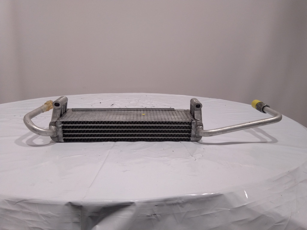 Deutz 04157695 - Olajhűtő - Építőipari gépek: 1 kép. Deutz 04157695 - Olajhűtő - Építőipari gépek: 1 kép.