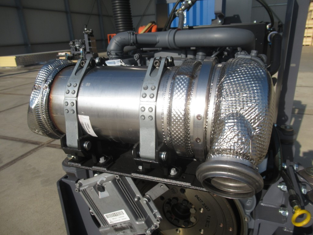 Deutz TD3.6 L4 - - Motor - Építőipari gépek: 4 kép. Deutz TD3.6 L4 - - Motor - Építőipari gépek: 4 kép.