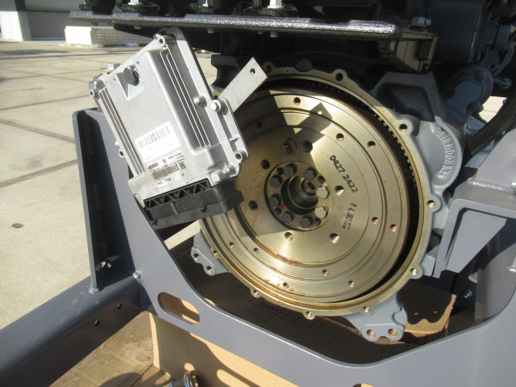 Deutz TD3.6 L4 - - Motor - Építőipari gépek: 5 kép. Deutz TD3.6 L4 - - Motor - Építőipari gépek: 5 kép.