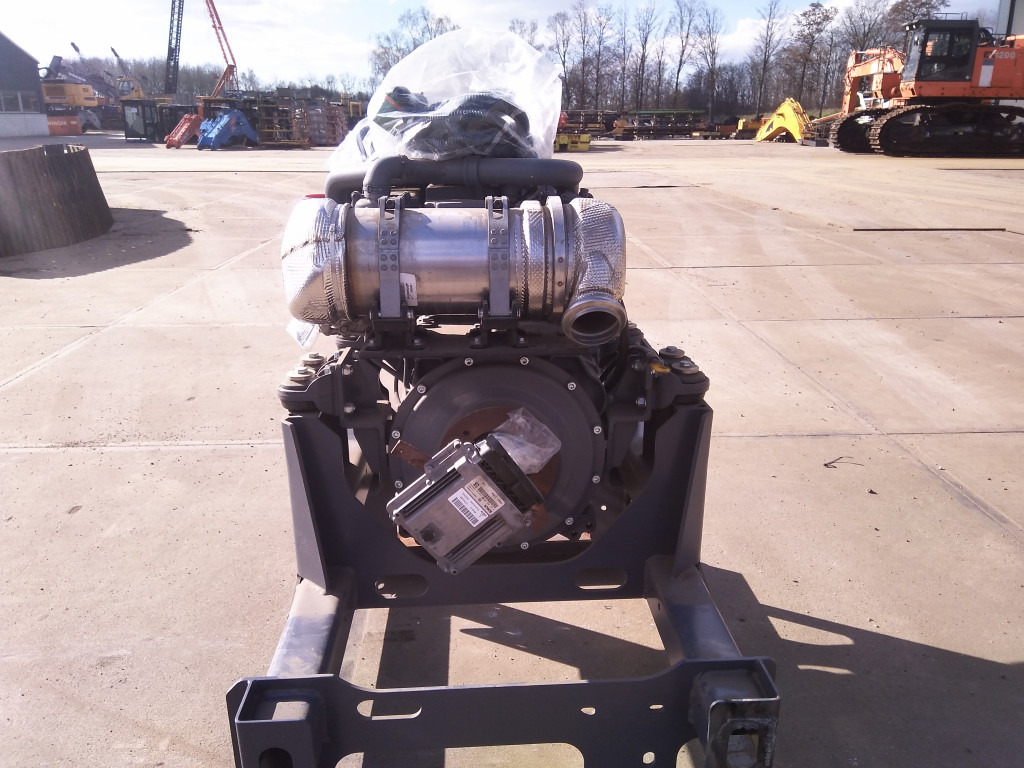 Deutz TD3.6 L4 - - Motor - Építőipari gépek: 3 kép. Deutz TD3.6 L4 - - Motor - Építőipari gépek: 3 kép.