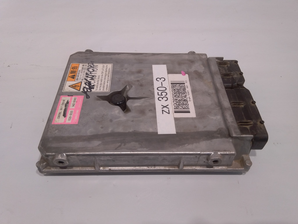 Hitachi 1028-D520 - ECU - Építőipari gépek: 1 kép. Hitachi 1028-D520 - ECU - Építőipari gépek: 1 kép.