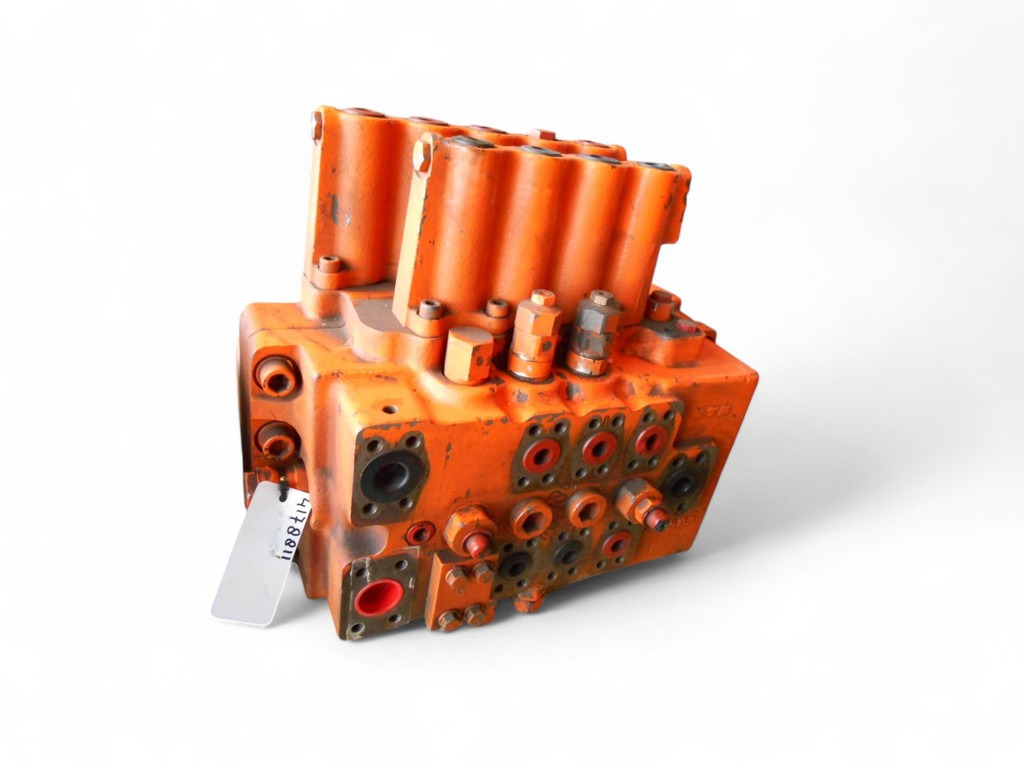 Hitachi 4221837 - Hidraulikus szelep - Építőipari gépek: 1 kép. Hitachi 4221837 - Hidraulikus szelep - Építőipari gépek: 1 kép.