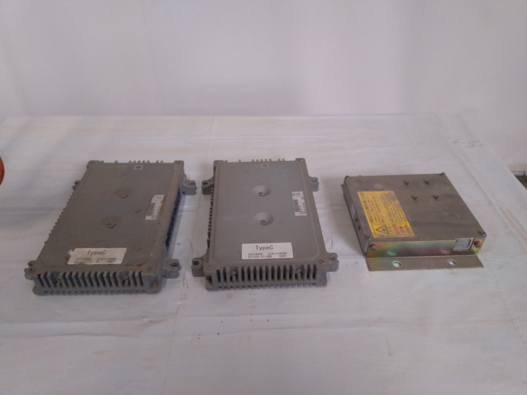 Hitachi 9254986 - ECU - Építőipari gépek: 1 kép. Hitachi 9254986 - ECU - Építőipari gépek: 1 kép.