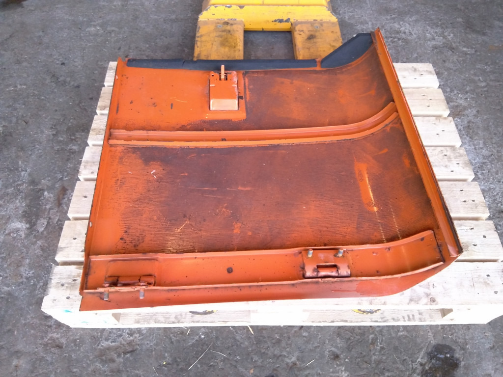 Hitachi EX215 - - Ajtó és alkatrészek - Építőipari gépek: 1 kép. Hitachi EX215 - - Ajtó és alkatrészek - Építőipari gépek: 1 kép.