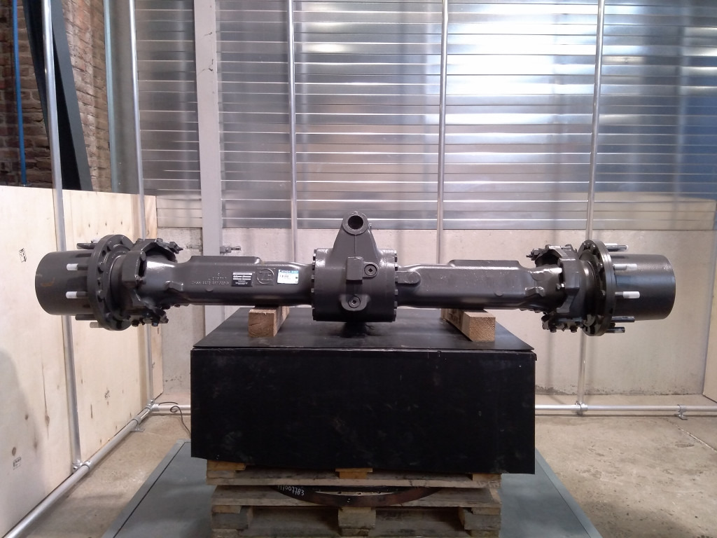 Hitachi HYA00035427 - VOE14646881 - Első tengely - Építőipari gépek: 1 kép. Hitachi HYA00035427 - VOE14646881 - Első tengely - Építőipari gépek: 1 kép.