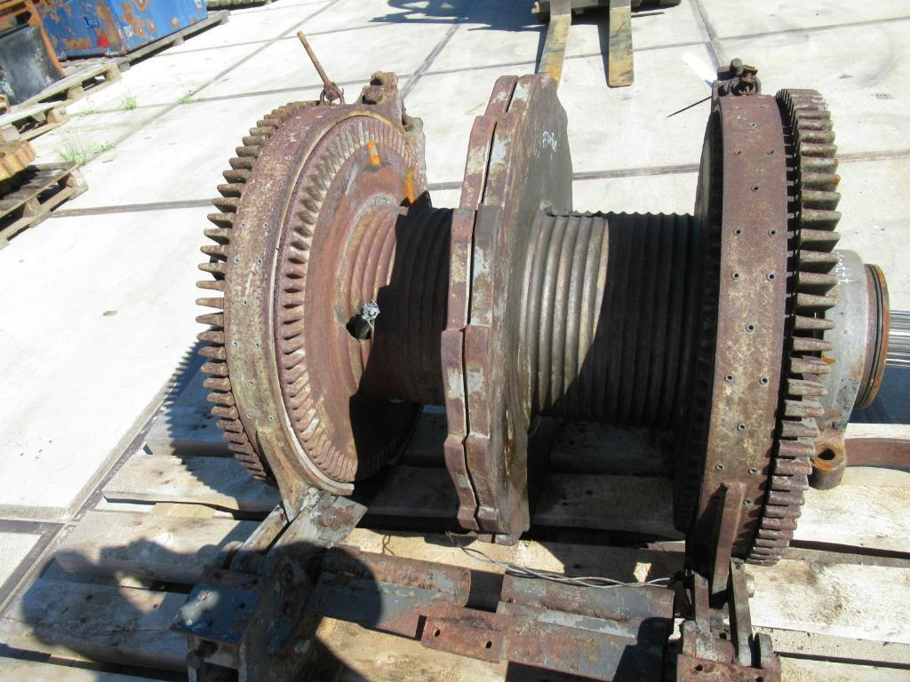 Hitachi KH125-2 - - Csörlő - Építőipari gépek: 5 kép. Hitachi KH125-2 - - Csörlő - Építőipari gépek: 5 kép.