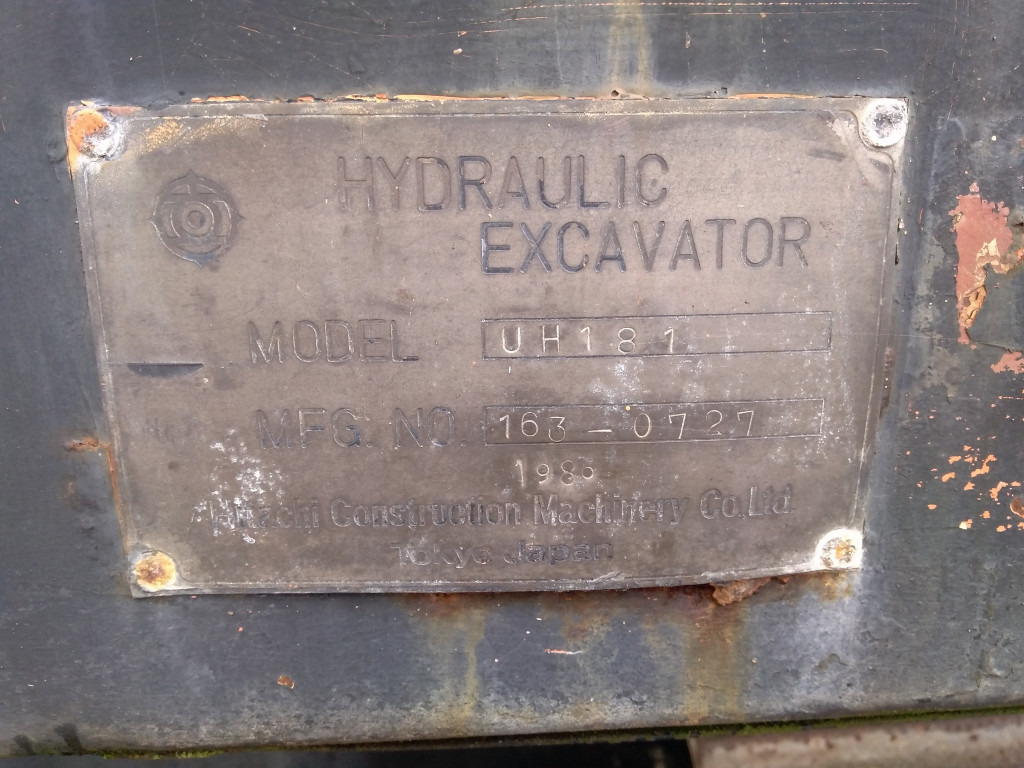 Hitachi UH181 - Lánctalpas kotró: 5 kép. Hitachi UH181 - Lánctalpas kotró: 5 kép.