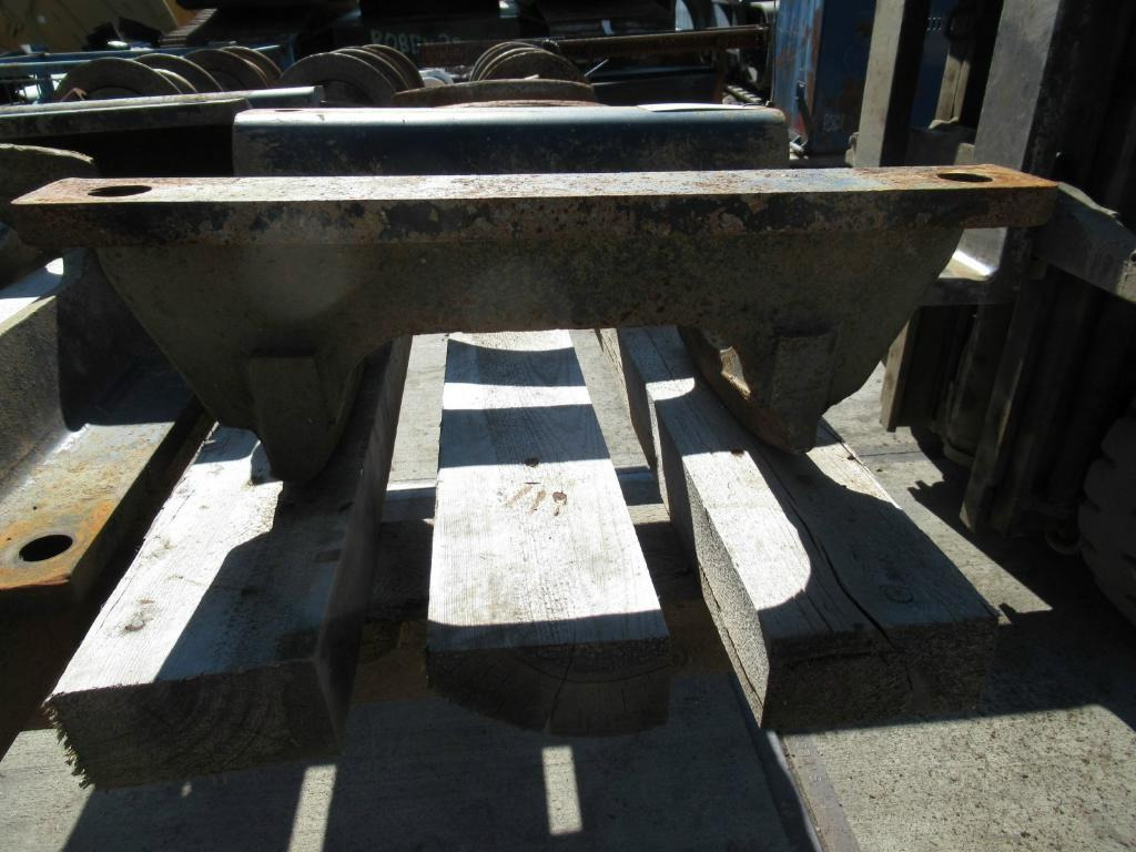 Hyundai 81EH-30010 - Lánctalp - Lánctalpas kotró: 2 kép. Hyundai 81EH-30010 - Lánctalp - Lánctalpas kotró: 2 kép.