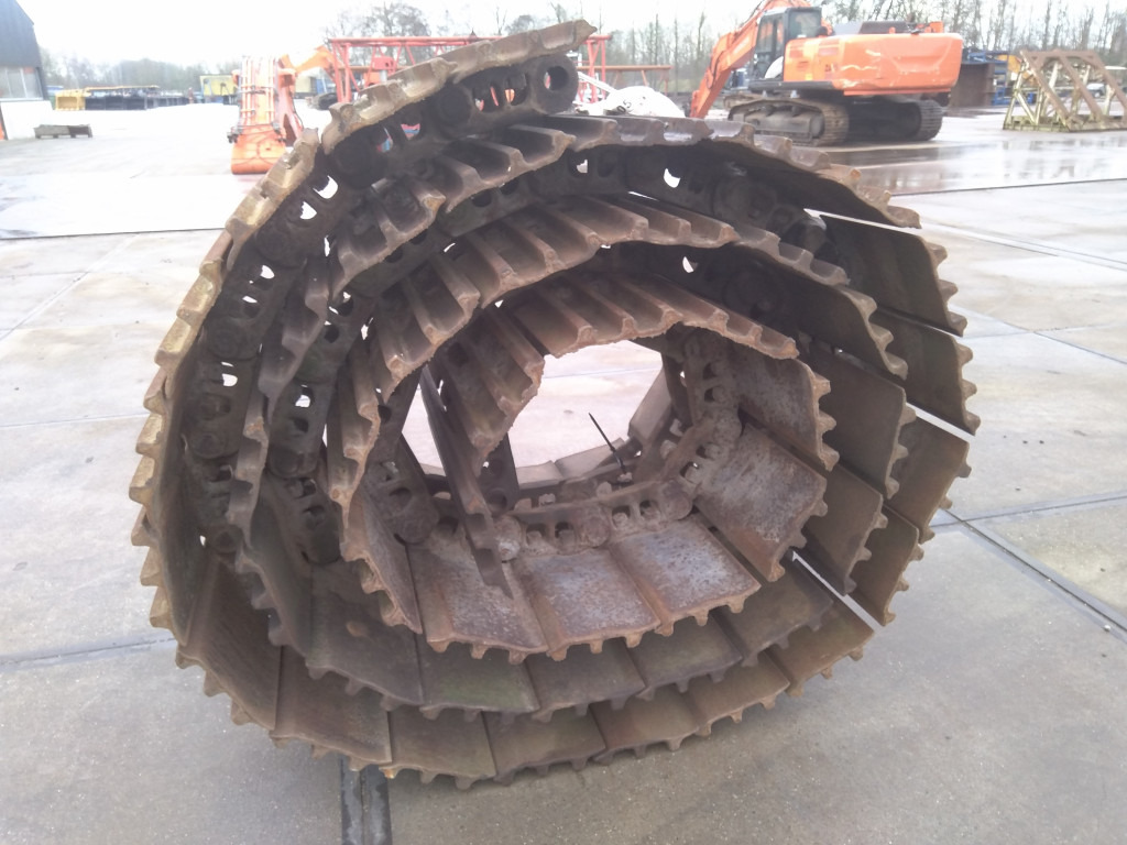 Hyundai 81N8-26070 - Lánctalp - Építőipari gépek: 1 kép. Hyundai 81N8-26070 - Lánctalp - Építőipari gépek: 1 kép.