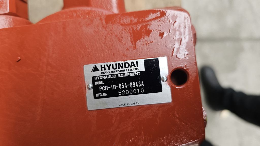 Hyundai XJDK-00081 - PCR-1B-05A-8943A - Fordító motor - Építőipari gépek: 2 kép. Hyundai XJDK-00081 - PCR-1B-05A-8943A - Fordító motor - Építőipari gépek: 2 kép.