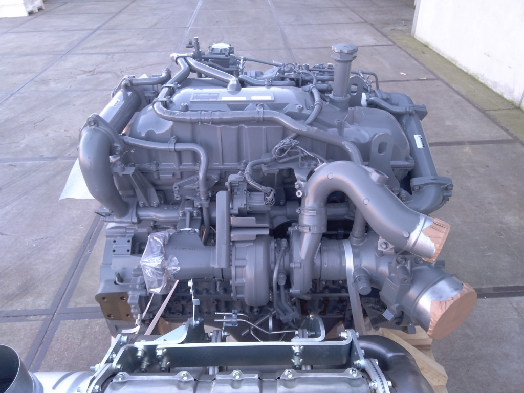 Isuzu 6UZ1XBSS-01 - KTH16131 - Motor - Építőipari gépek: 3 kép. Isuzu 6UZ1XBSS-01 - KTH16131 - Motor - Építőipari gépek: 3 kép.