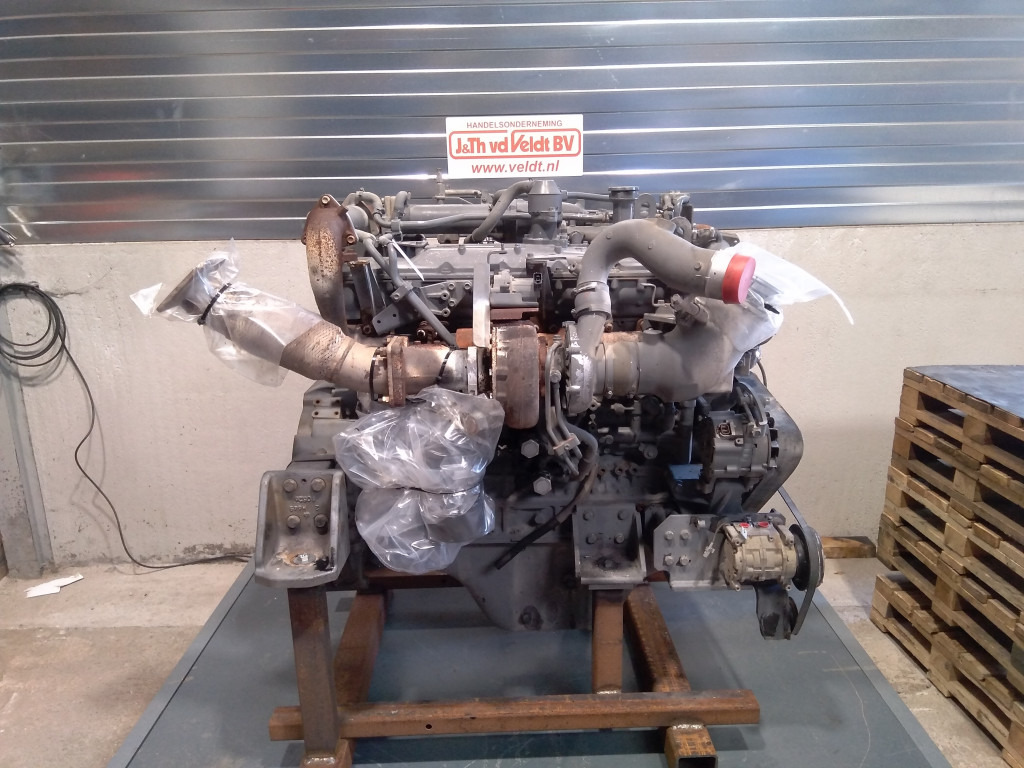 Isuzu 6UZ1XZSA-01B (AL) - - Motor - Építőipari gépek: 2 kép. Isuzu 6UZ1XZSA-01B (AL) - - Motor - Építőipari gépek: 2 kép.