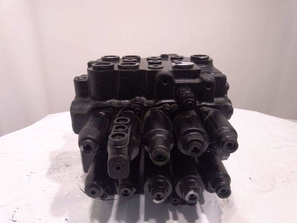 Kobelco YN30V00089F2 - Hidraulikus szelep - Építőipari gépek: 3 kép. Kobelco YN30V00089F2 - Hidraulikus szelep - Építőipari gépek: 3 kép.