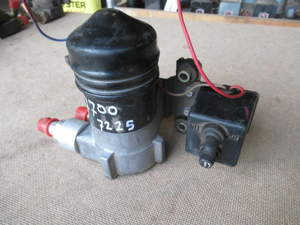 Mitsuba FP13 - - Üzemanyag szivattyú - Építőipari gépek: 3 kép. Mitsuba FP13 - - Üzemanyag szivattyú - Építőipari gépek: 3 kép.