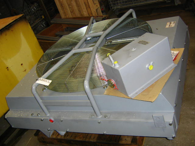 New Holland 1288664 - Hűtőrendszer - Építőipari gépek: 3 kép. New Holland 1288664 - Hűtőrendszer - Építőipari gépek: 3 kép.