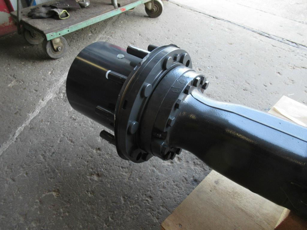 New Holland 84285793 - Hátsó tengely - Építőipari gépek: 4 kép. New Holland 84285793 - Hátsó tengely - Építőipari gépek: 4 kép.