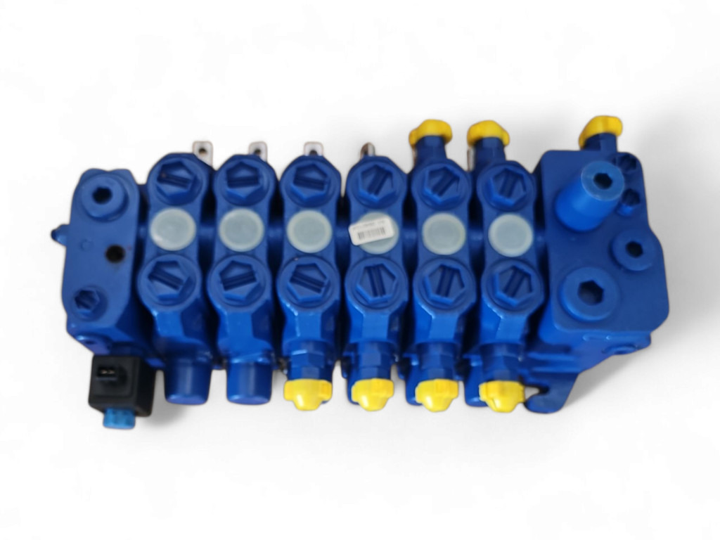 New Holland 85824221 - Hidraulikus szelep - Építőipari gépek: 3 kép. New Holland 85824221 - Hidraulikus szelep - Építőipari gépek: 3 kép.