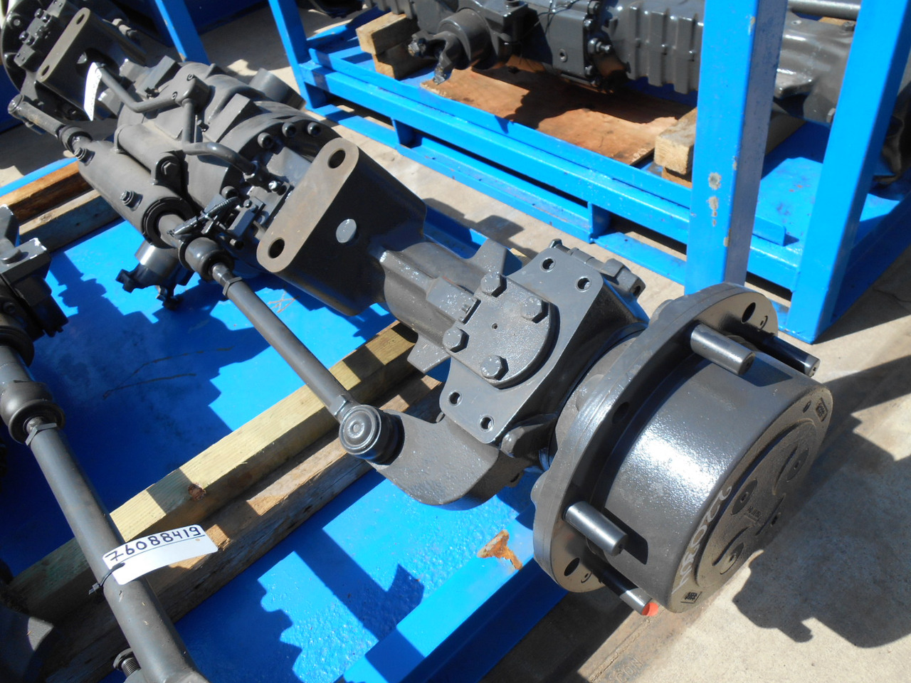 New Holland 87674866 - Hátsó tengely - Építőipari gépek: 3 kép. New Holland 87674866 - Hátsó tengely - Építőipari gépek: 3 kép.