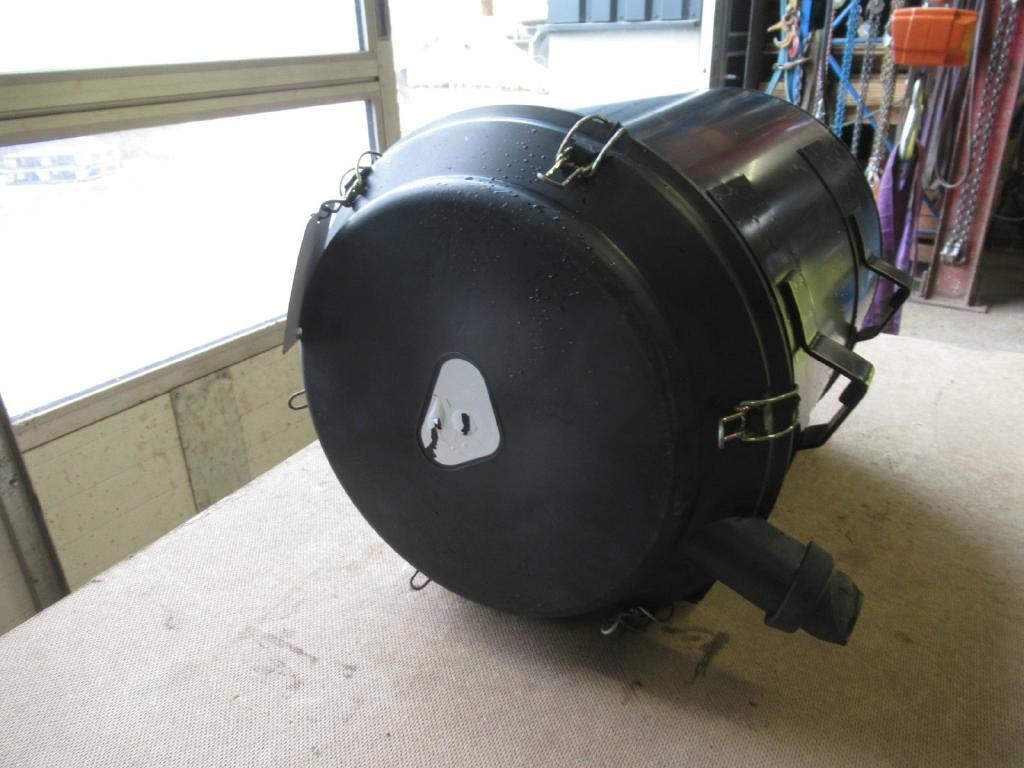 New Holland Kobelco E485 - - Levegőszűrő - Építőipari gépek: 4 kép. New Holland Kobelco E485 - - Levegőszűrő - Építőipari gépek: 4 kép.