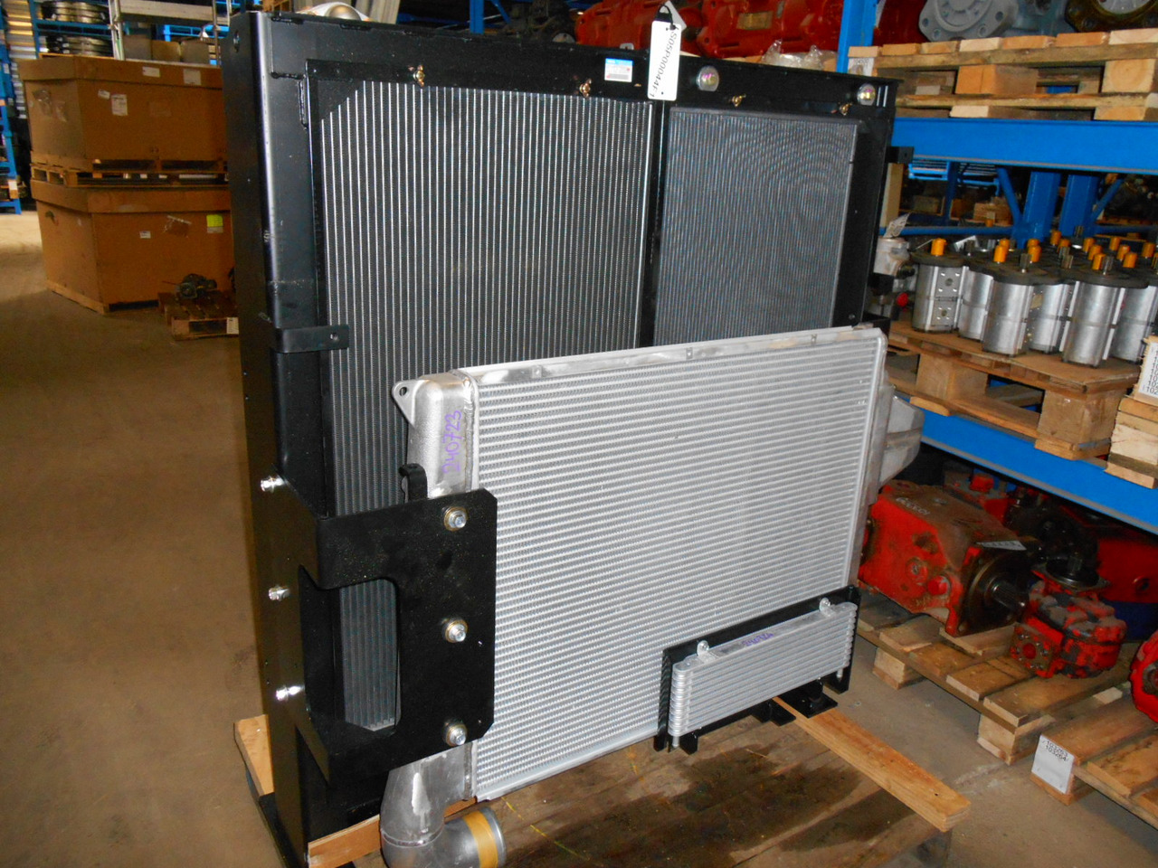 New Holland LS05P00044F1 - Olajhűtő - Építőipari gépek: 5 kép. New Holland LS05P00044F1 - Olajhűtő - Építőipari gépek: 5 kép.