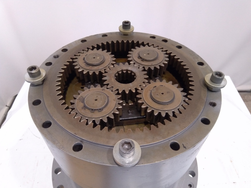 New Holland LS32W00006F1 - 72216689 - Fordító motor - Mezőgazdasági gépek: 2 kép. New Holland LS32W00006F1 - 72216689 - Fordító motor - Mezőgazdasági gépek: 2 kép.
