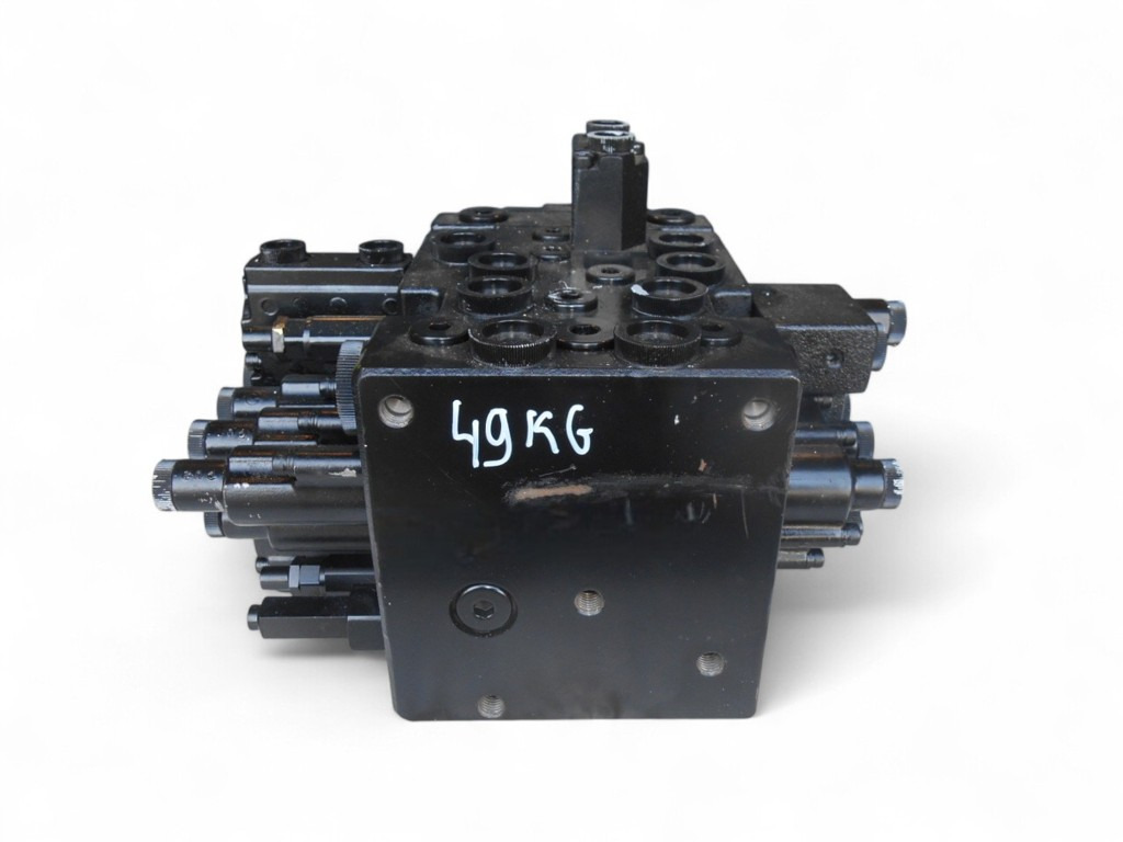 New Holland YT30V00014F4 - Hidraulikus szelep - Építőipari gépek: 3 kép. New Holland YT30V00014F4 - Hidraulikus szelep - Építőipari gépek: 3 kép.