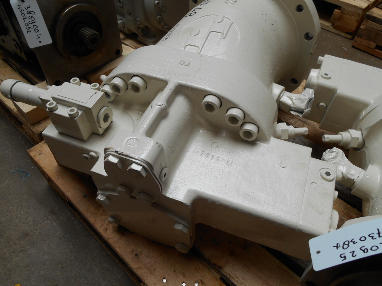 Terex O&K 2273038X - 1459441 - Hidraulikus szivattyú - Építőipari gépek: 2 kép. Terex O&K 2273038X - 1459441 - Hidraulikus szivattyú - Építőipari gépek: 2 kép.