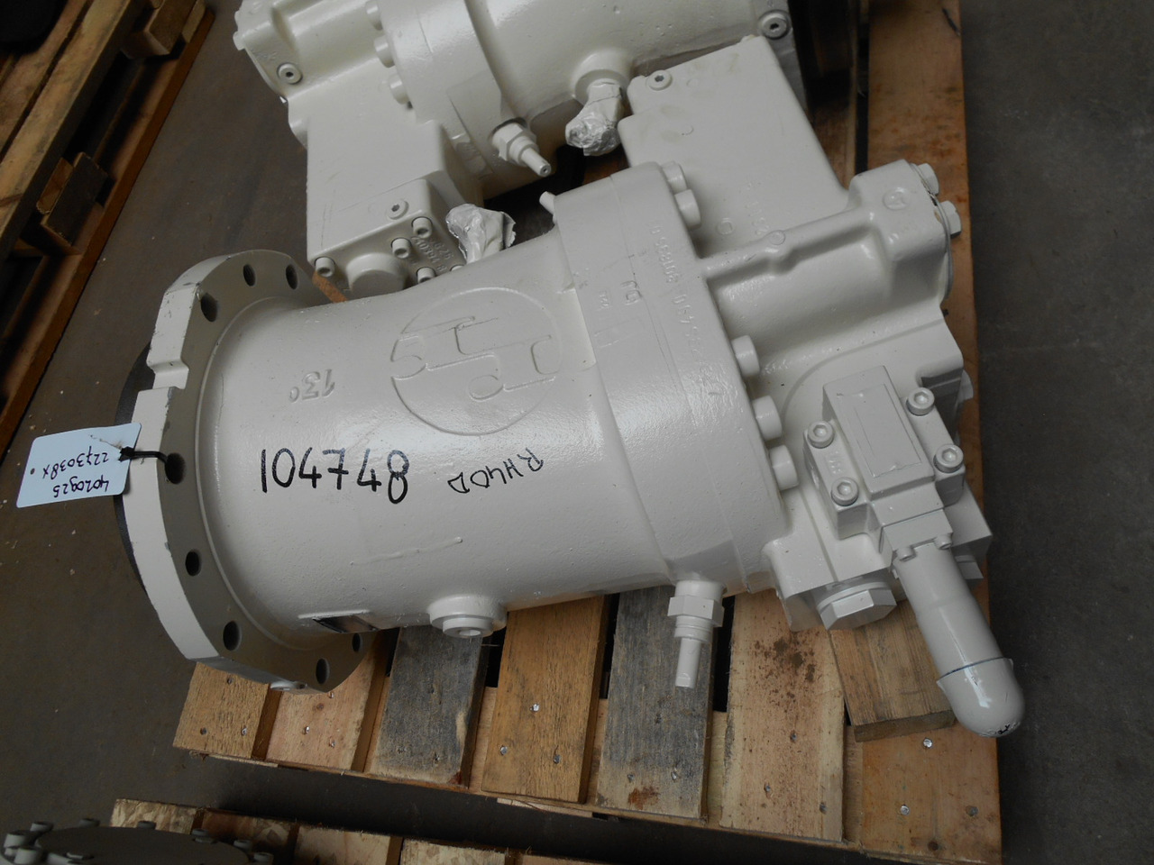 Terex O&K 2273038X - 2273038 - Hidraulikus szivattyú - Építőipari gépek: 1 kép. Terex O&K 2273038X - 2273038 - Hidraulikus szivattyú - Építőipari gépek: 1 kép.
